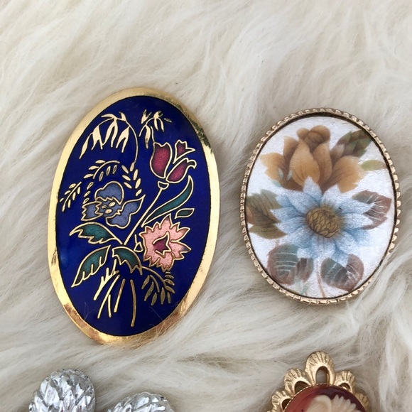 Lot of vintage broaches and clip on earrings - Picture 2 of 4